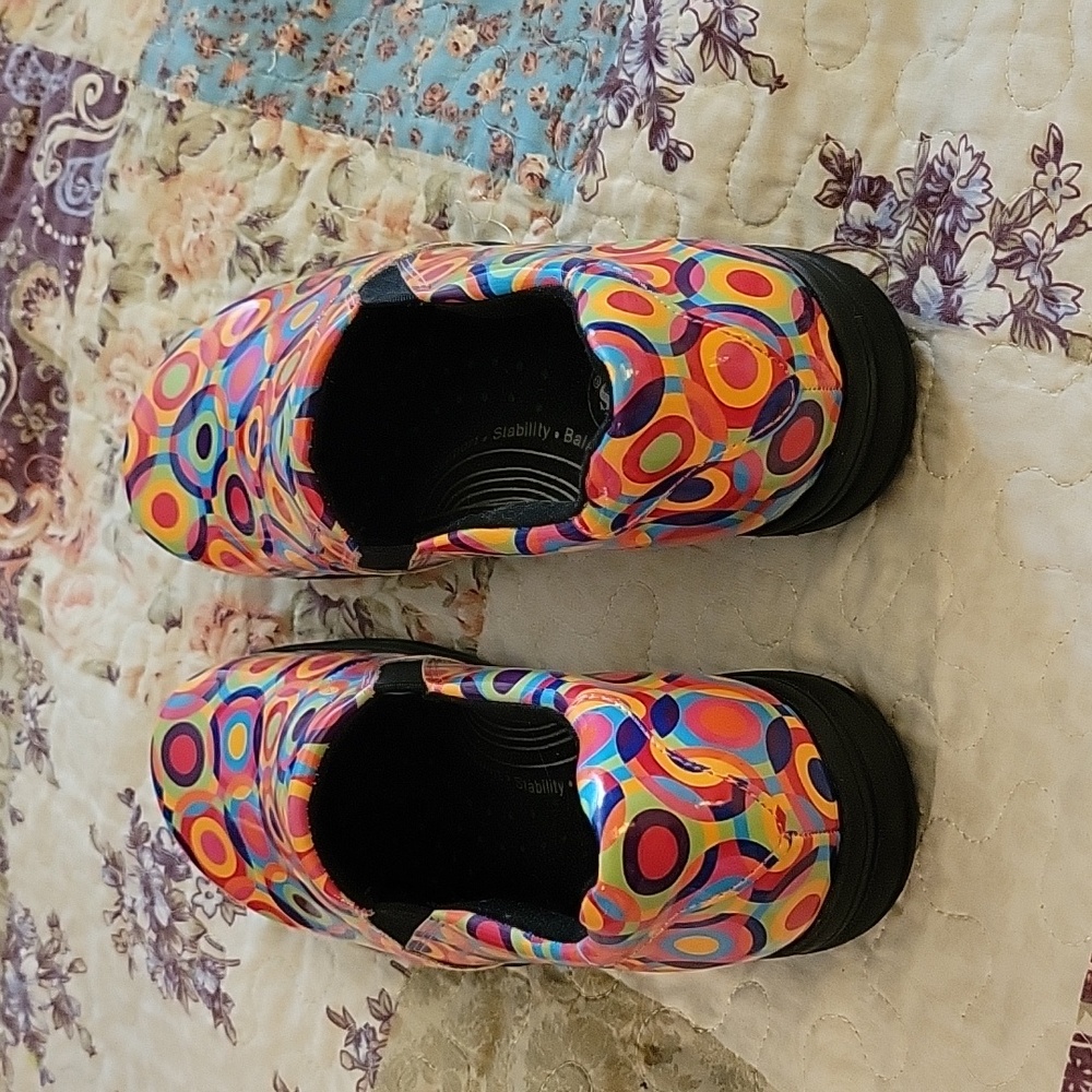 Clogs - Picture 2 of 4